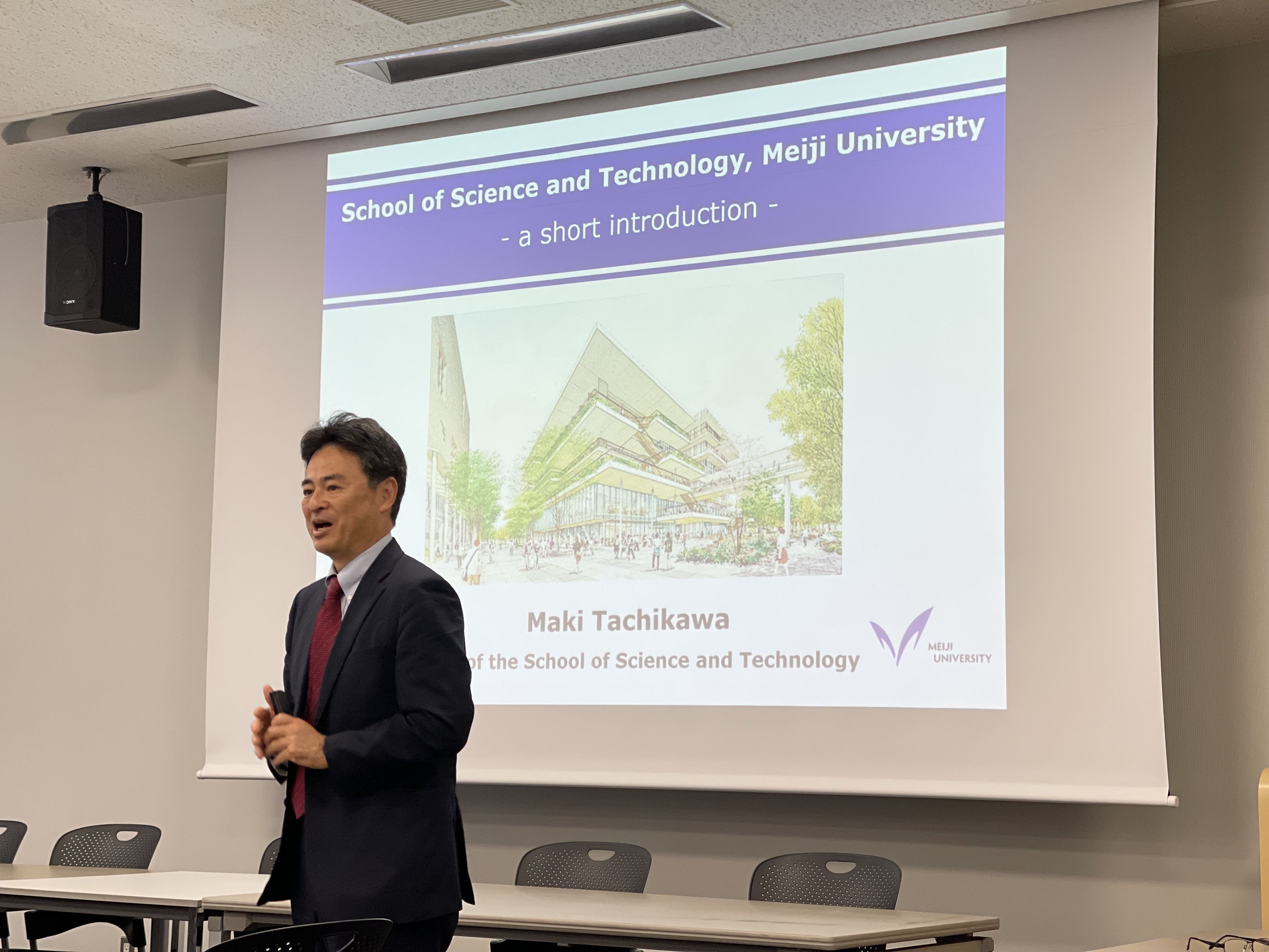 1 GS Tachikawa Hieu truong Gioi thieu Truong KH-CN DH Meiji